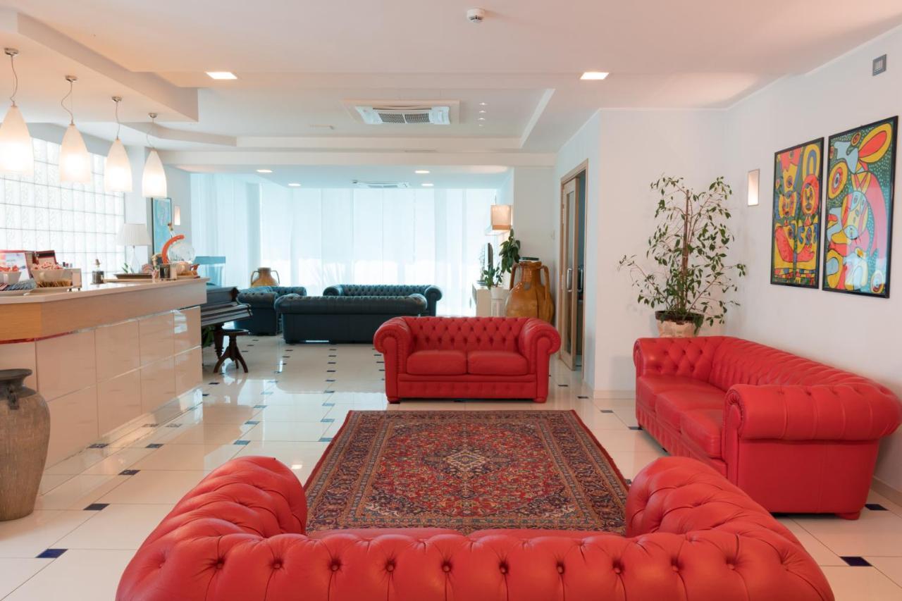 Hotel Haus Charlotte San Benedetto del Tronto Exterior foto
