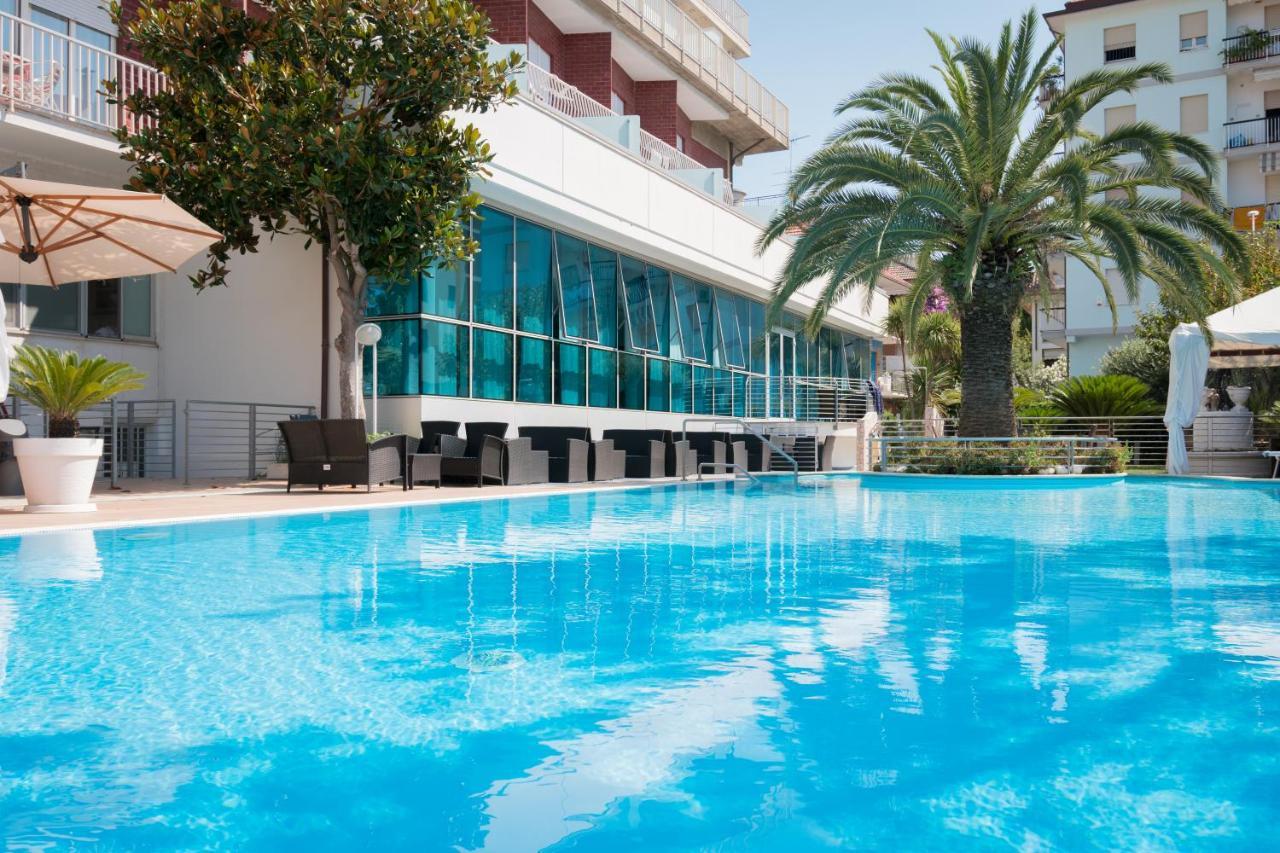 Hotel Haus Charlotte San Benedetto del Tronto Exterior foto