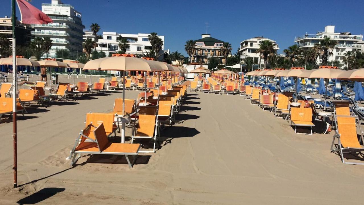 Hotel Haus Charlotte San Benedetto del Tronto Exterior foto