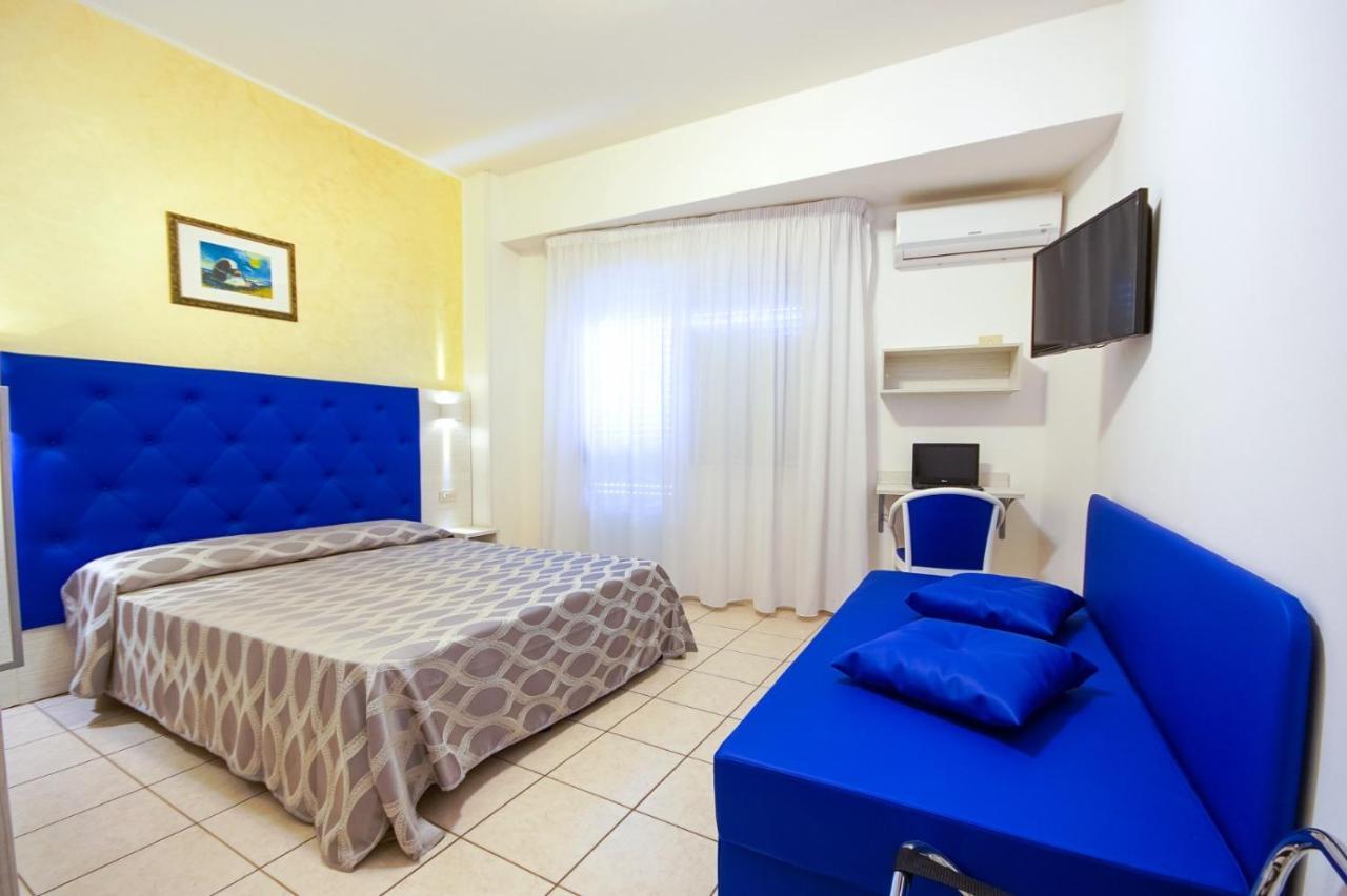 Hotel Haus Charlotte San Benedetto del Tronto Exterior foto