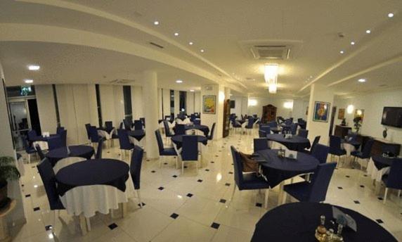 Hotel Haus Charlotte San Benedetto del Tronto Exterior foto