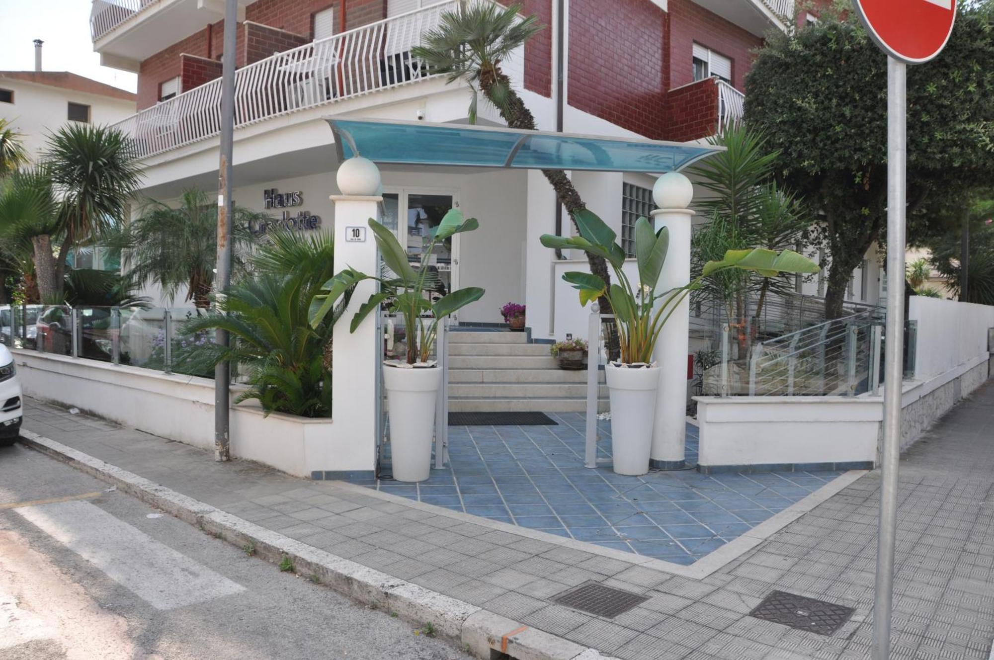 Hotel Haus Charlotte San Benedetto del Tronto Exterior foto